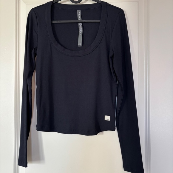 Vuori Women's Long Sleeve Pose Scoop Tee Black Size medium - Picture 4 of 14